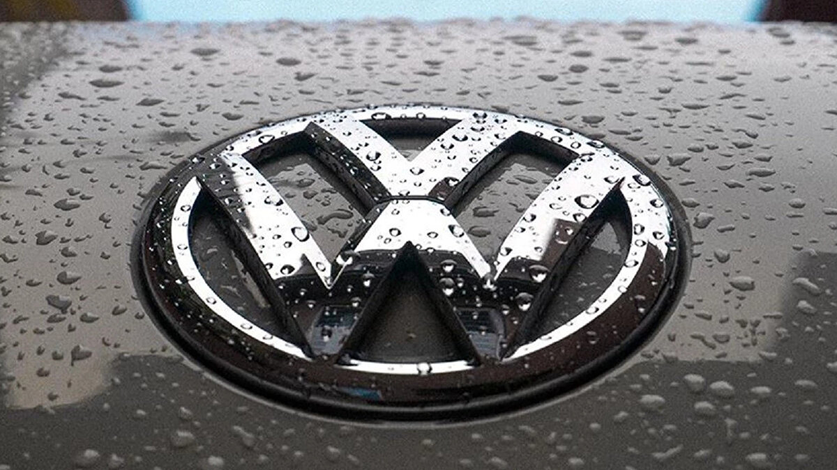 Volkswagen Grubu’nun Çin'deki satışları yerel elektrikli otomobil tedarikçileriyle kıyasıya fiyat rekabetiyle zayıf kalmaya devam etti. Grubun üçüncü çeyrekte Çin’deki satışları yüzde 7,2 düşerek 660 bin 300’e geriledi.