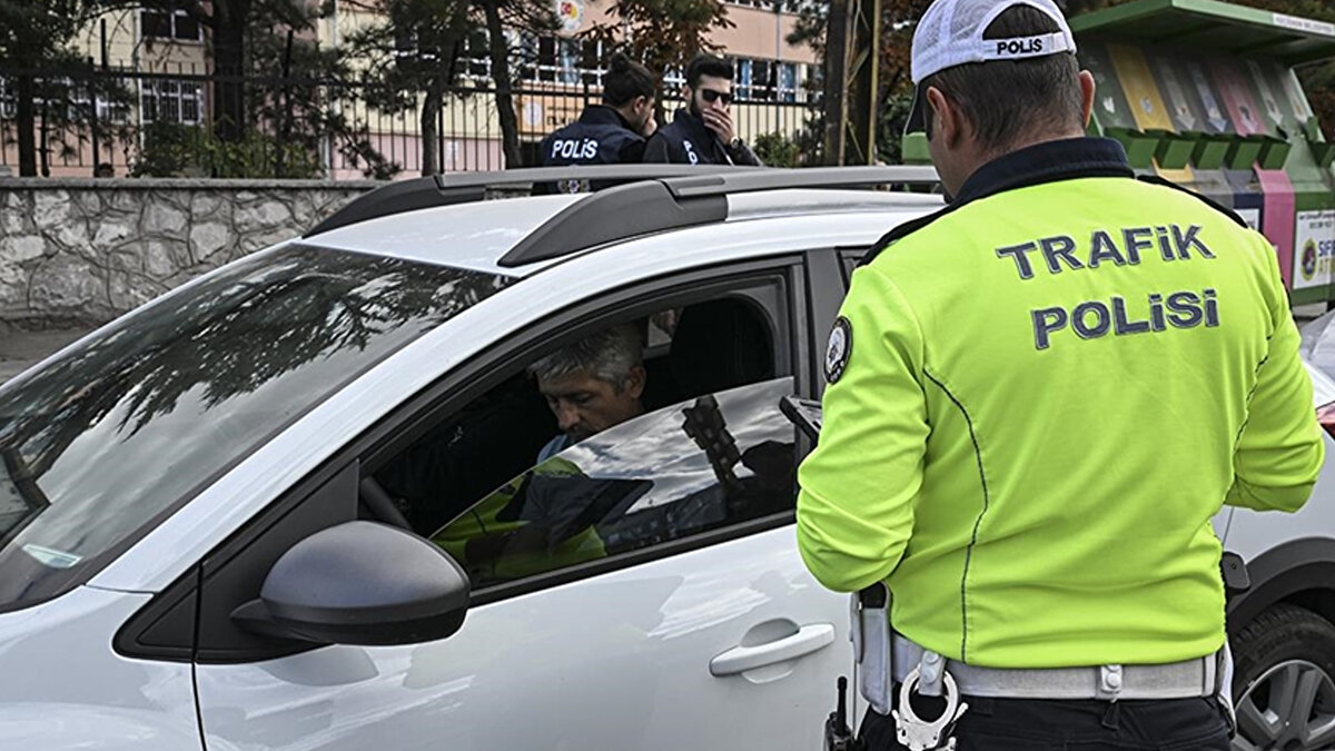 12 Ekim Pazar Beşiktaş alternatif rota<br><br>Trafik akışının aksamaması amacıyla sürücülerin kullanabileceği alternatif güzergahlar ise şu şekilde sıralandı: