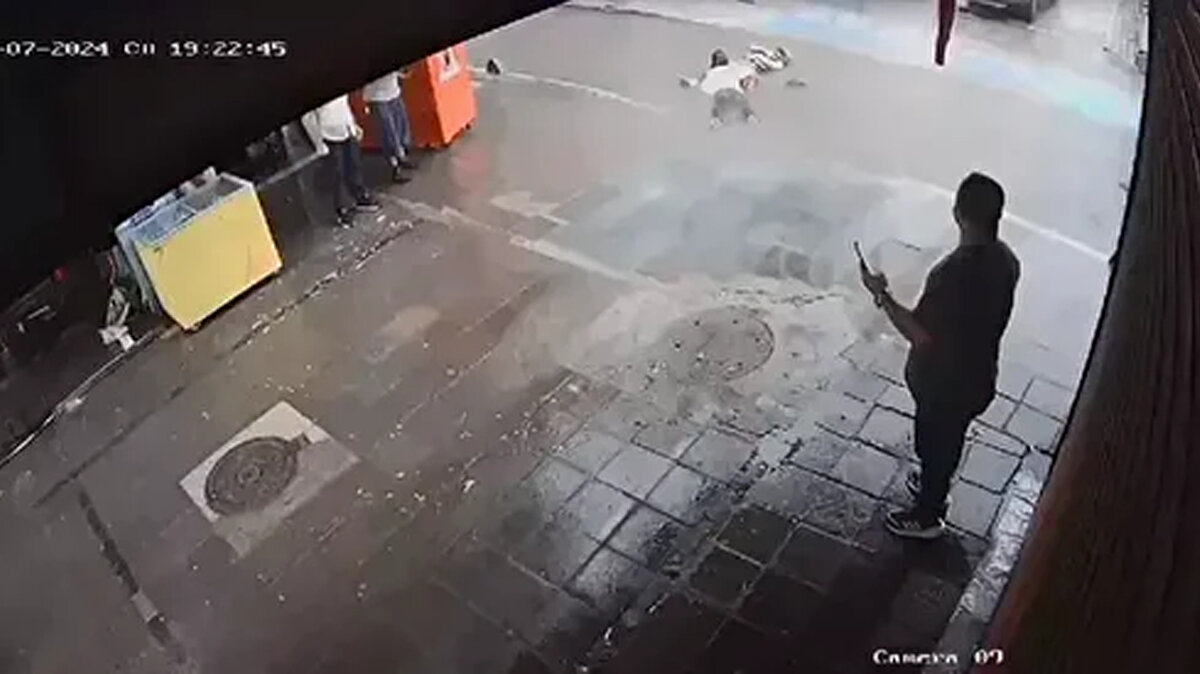 İzmir’in Konak ilçesi Alsancak semtinde 12 Temmuz’da meydana gelen ve iki kişinin yaşamını yitirdiği elektrik akımı faciasında dava sonuçlandı.