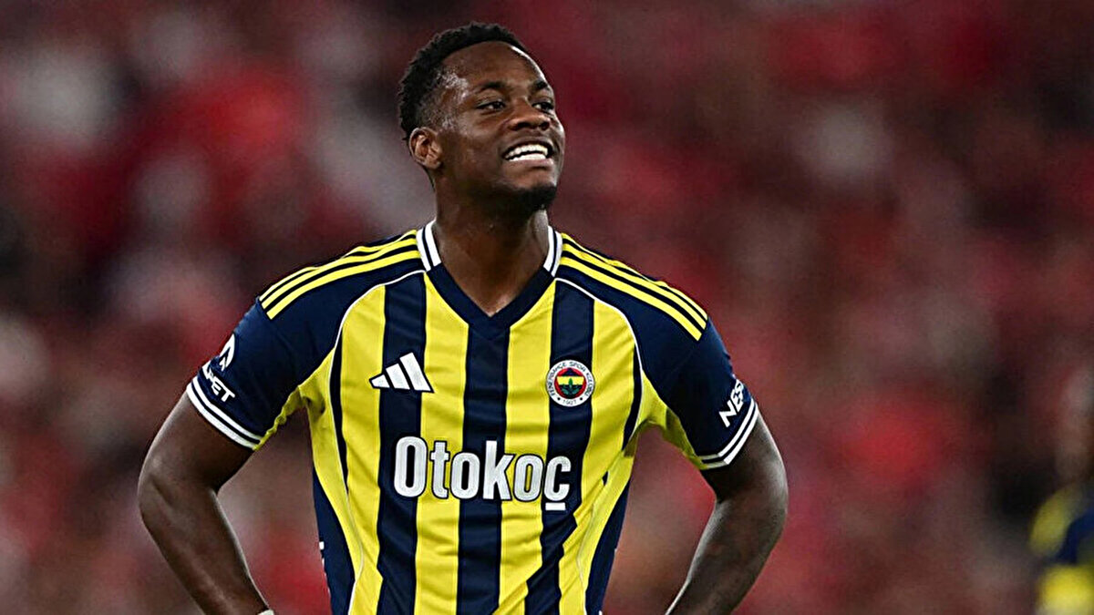 Fenerbahçe'nin 20 milyon euro maliyetle Al Nassr'dan kiraladığı Jhon Duran, sakatlığı sebebiyle 8 maç kaçırdı. Oyuncunun Fatih Karagümrük maçında da forma giymesi beklenmiyor.