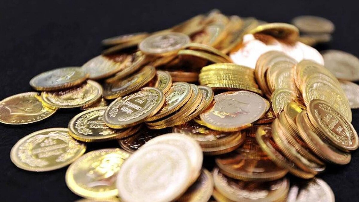 Analistler ise ons altının kısa vadede 3 bin 940 doların kritik bir destek olarak izlenmesi gerektiğini vurgulayarak, bu seviyenin kırılması halinde aşağı kırılması halinde satışların hızlanabileceğini vurguladı.