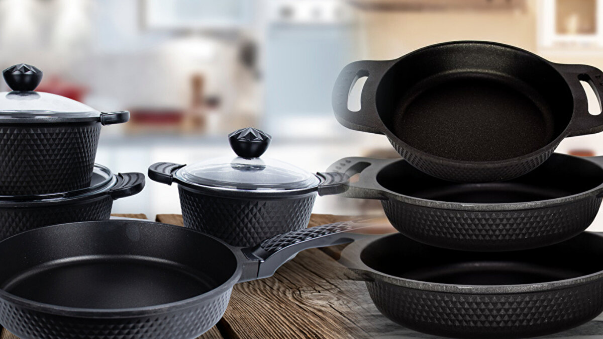 Türkiye’nin Dört Bir Yanına Üretim Yapıyordu<br><br>Tekirdağ’daki fabrikasından Türkiye’nin 81 iline satış gerçekleştiren firma, özellikle döküm tava ve mutfak gereçleri üretiminde önemli bir yer ediniyordu.<br>Yerli üretici, uzun yıllardır hem iç piyasada hem de ihracat tarafında faaliyet gösteriyordu.