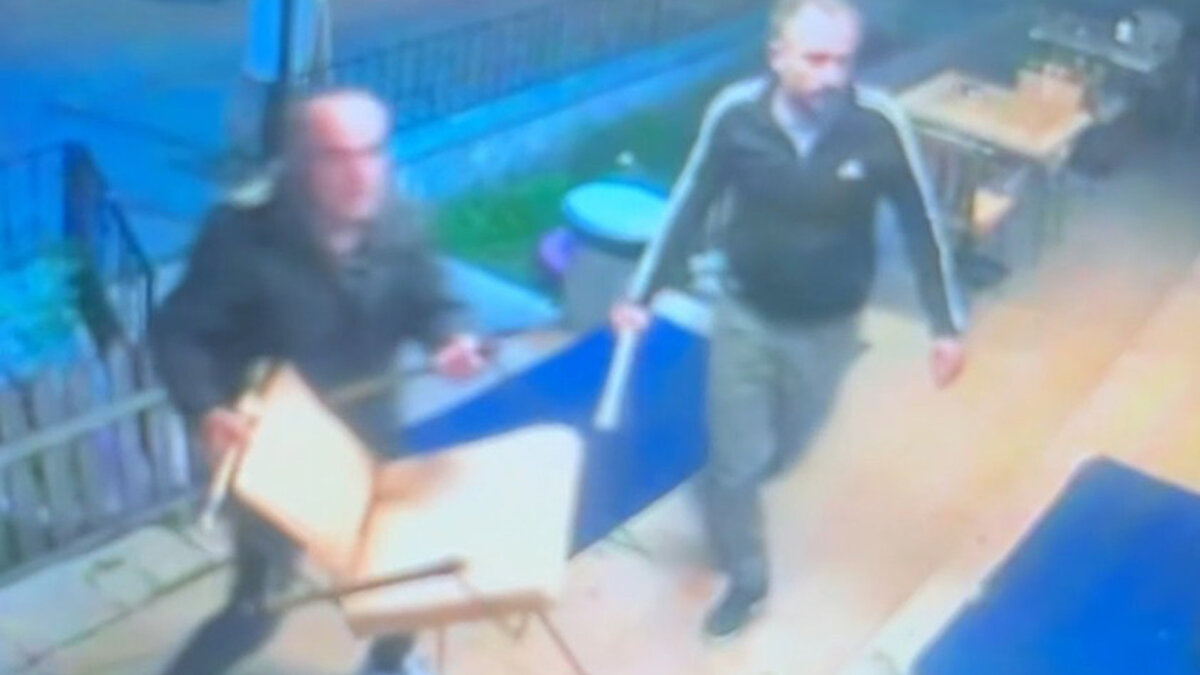 Saldırı anı ise güvenlik kamerasına yansıdı.