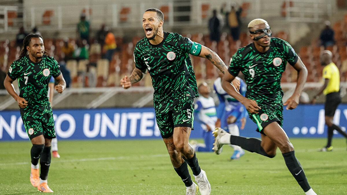 Güney Afrika’da oynanan mücadeleye iki takım da temkinli başladı. İlk yarıda pozisyonlar sınırlı kaldı, devre 0-0’lık eşitlikle tamamlandı.