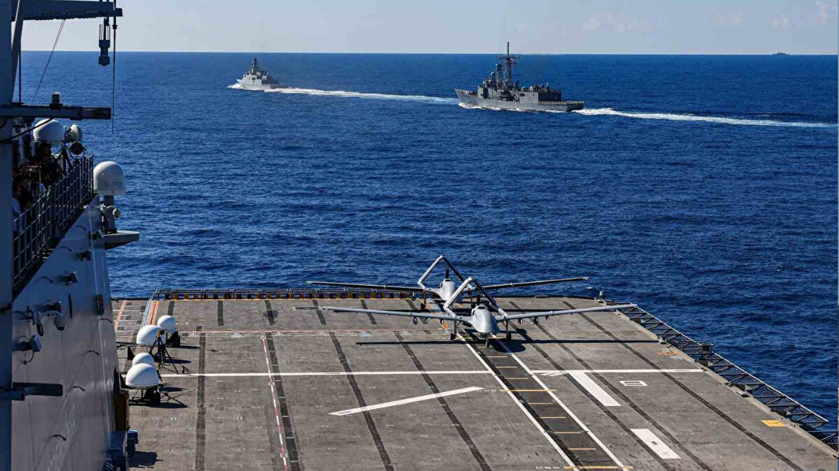 Tatbikat kapsamında eş zamanlı olarak Kuzey Kıbrıs Türk Cumhuriyeti’nden (KKTC) havalanan Bayraktar AKINCI Taarruzi İnsansız Hava Aracı, uçarak tatbikat sahasına ulaştı. 