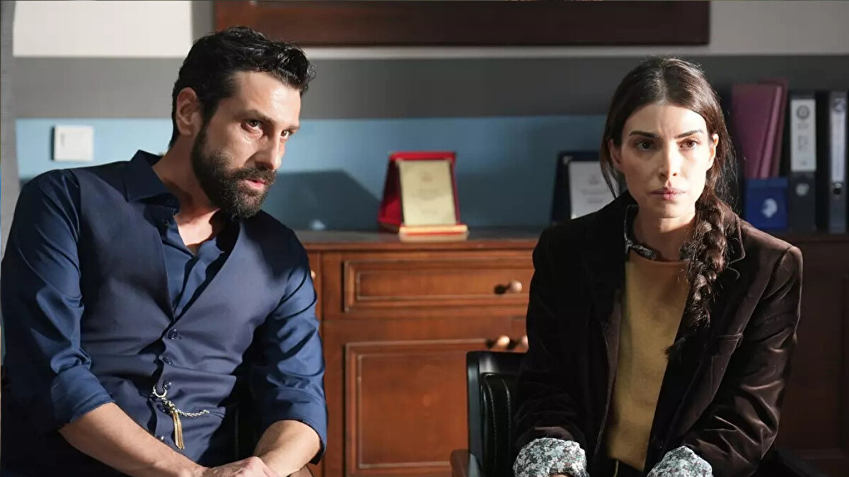  Hakan Salınmış (Dursun), Gamze Süner Atay (Şirin), Gerçek Alnıaçık (Melina), Batuhan Bayar (Eyüphan), Erdem Şanlı (İsmail), Burcu Cavrar (Hicran), Ulviye Karaca (Şükriye), 