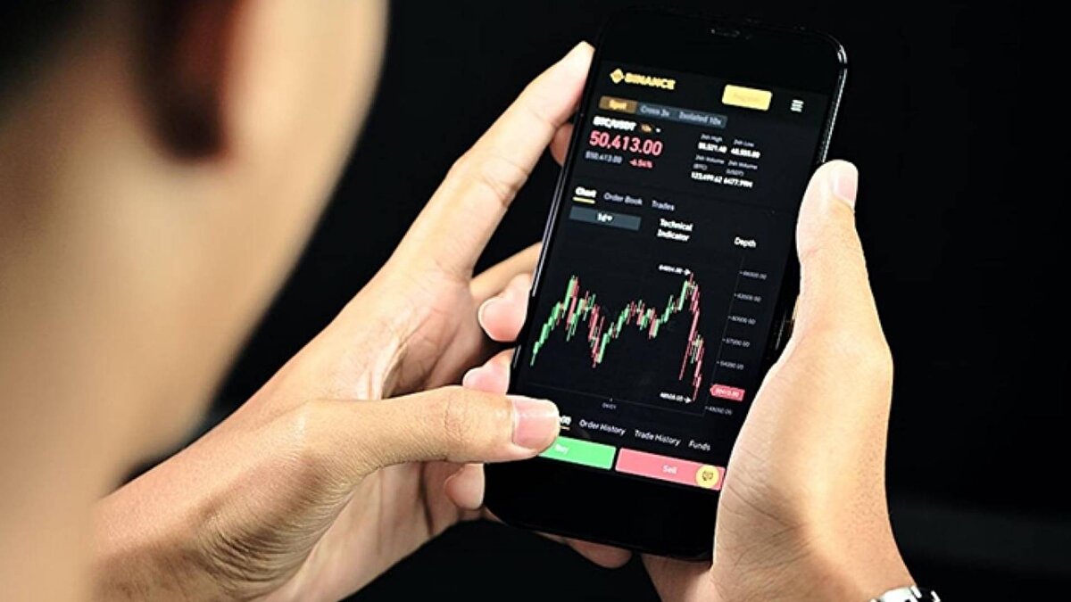 ABD Başkanı Donald Trump'ın açıklamaları sonrası yatırımcılar panik satışına yöneldi. Gün içinde 122 bin dolar seviyesinde işlem gören Bitcoin, kısa sürede 102 bin dolara kadar geriledi. Altcoinlerde ise tablo çok daha sert oldu: Bazı büyük kripto paralar bir yıl önceki değerlerine gerilerken, Binance üzerindeki bazı token’larda kayıp oranı yüzde 90’a ulaştı.