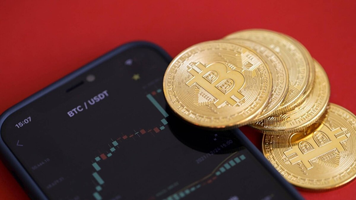 Piyasa analistleri, Trump’ın açıklamalarının sadece kripto para piyasalarını değil, küresel finans piyasalarını da etkilediğine dikkat çekiyor. Uzmanlar, oluşan şok dalgasının kısa vadede toparlanmasının zor olduğunu belirtiyor.