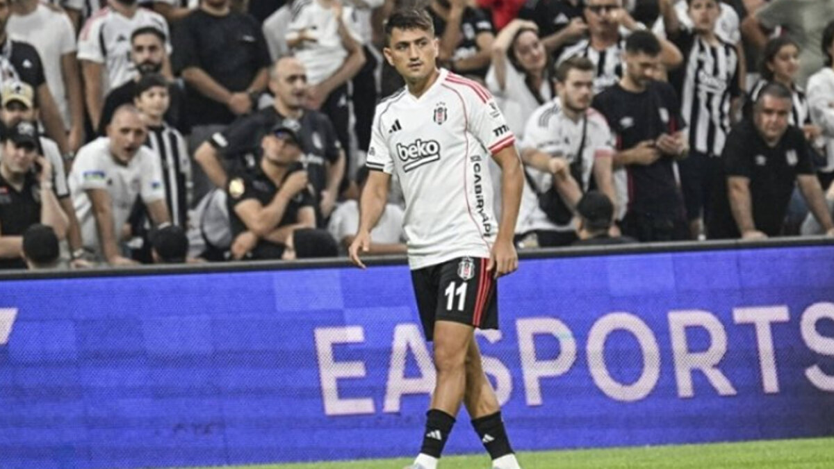 28 yaşındaki futbolcunun Fenerbahçe ile olan sözleşmesi 2027’ye kadar devam ediyor.