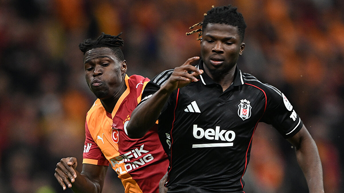 BEŞİKTAŞ MAÇINDA OYUNA DEVAM EDEMEDİ<br><br>Beşiktaş maçına da tempolu başlayan Singo, ilk yarıda arka adalesinden sakatlanarak oyuna devam edemedi. 