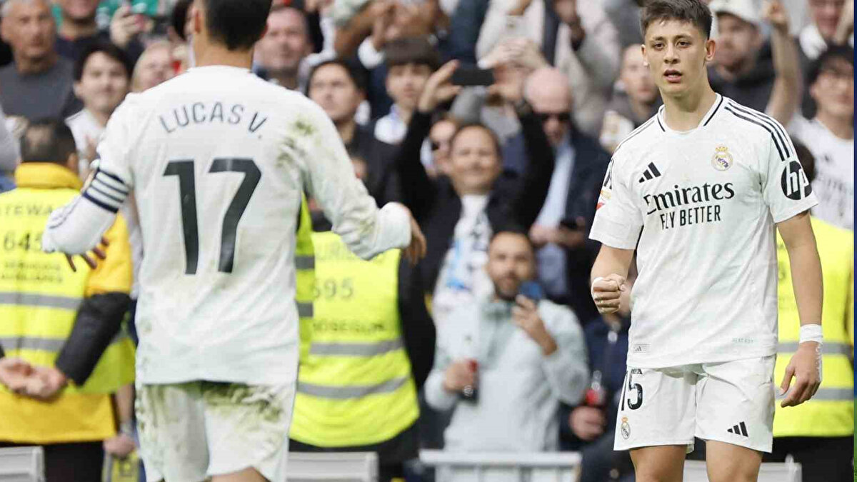 "ARDA GÜLER YARATICILIK SAĞLAR"<br><br>"Real Madrid'in orta sahası Arda, Tchouameni ve Ceballos'tan oluşmalı. Tchouameni sağlamlık, Güler yaratıcılık, Ceballos ise kontrol sağlar."<br><br>