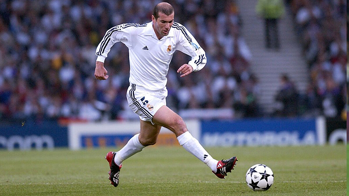 "POTANSİYELİ YÜKSEK BİR ELMAS"<br><br>"Sadece Real Madrid gibi bir takım ve taraftarları Güler'e yönelik eleştirileri anlayabilir. Türk oyuncu, hem bireysel hem de kolektif olarak oyunun her alanında yeteneğini birçok kez sergilemiş, potansiyeli yüksek bir elmas."