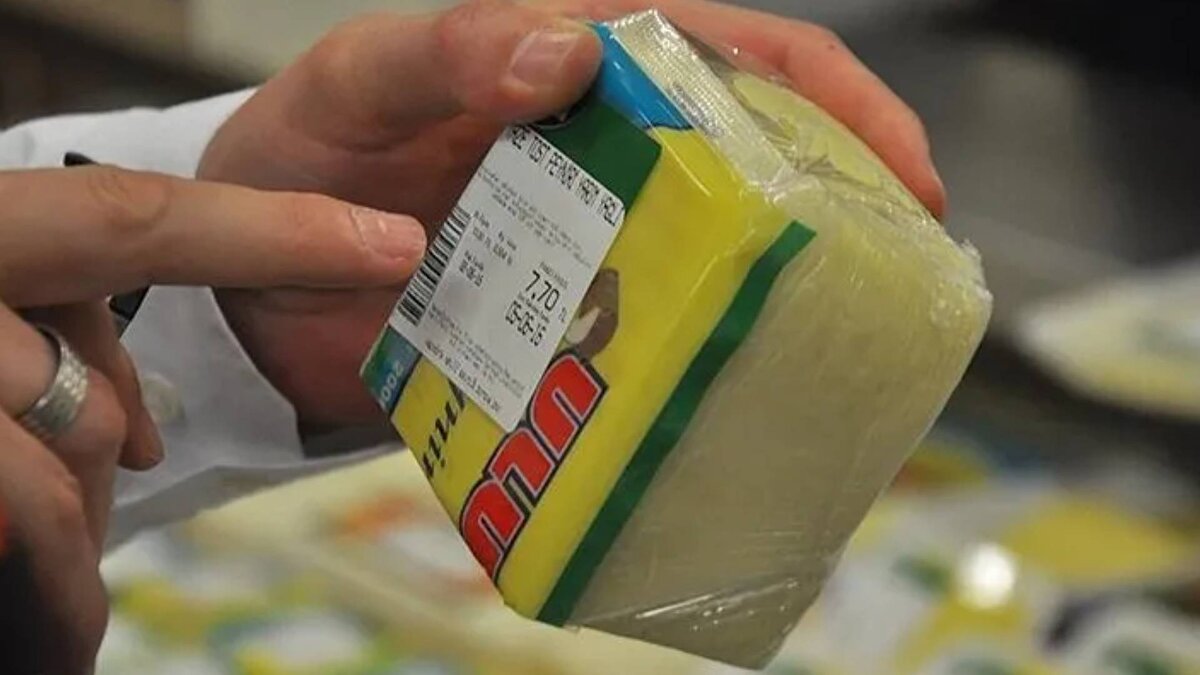 Fiyat listeleri asılacak<br><br>Lokanta, restoran, kafe, pastane ve benzeri yiyecek-içecek hizmeti sunan işletmelerde fiyat listeleri giriş kapılarına ve masalara asılacak veya takılacak. Liste karekod şeklinde de gösterilebilecek.