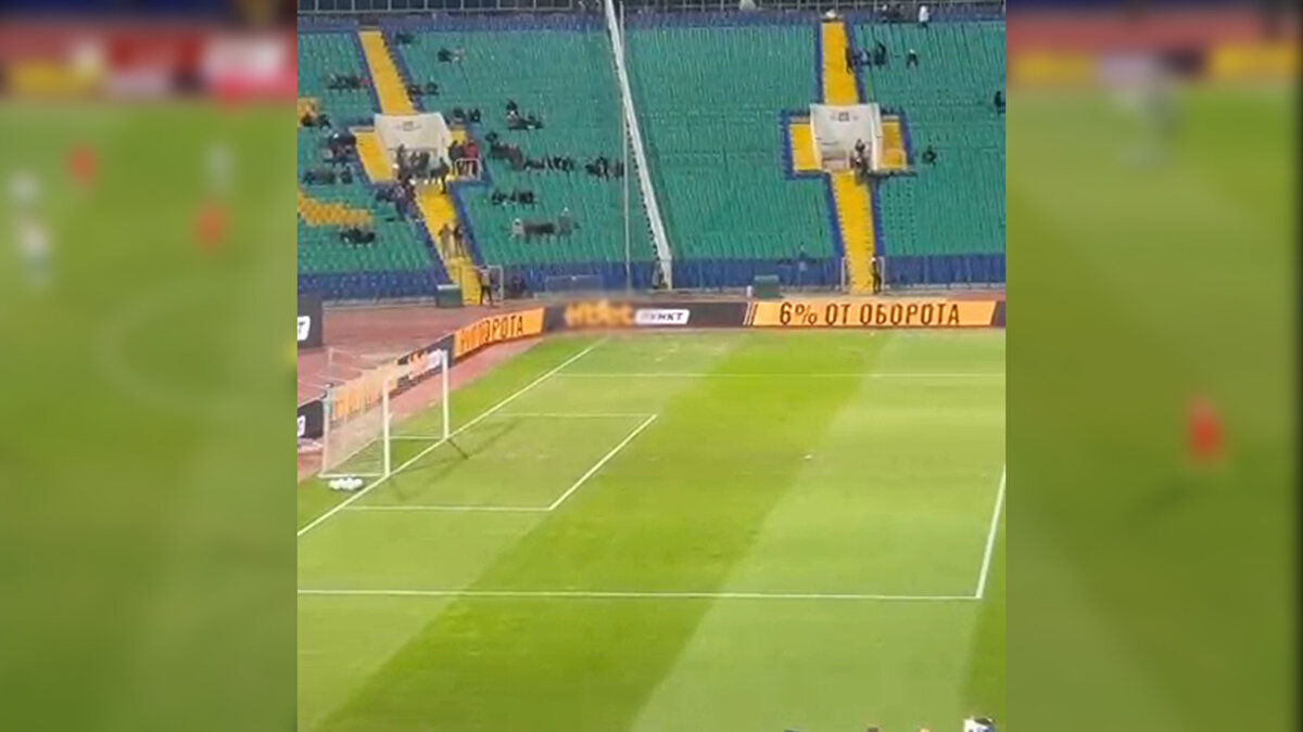 Milyonlarca seyircisi olan Milli Takım maçında reklam panolarında bahis firmasının adı ekranlara yansıtıldı. 