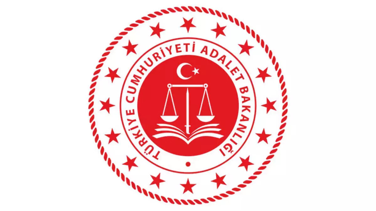 Genel Af Gelecek Mi?<br>Bakan Tunç, kamuoyunda sıkça dile getirilen "genel af" iddialarına da açıklık getirdi.<br><br>"Af anlamına gelebilecek herhangi bir çalışma söz konusu değil." diyerek söylentileri net bir şekilde yalanladı.