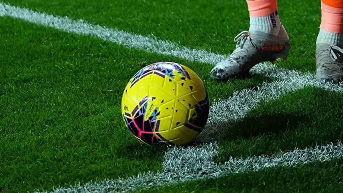 İspanya La liga 2<br><br>19:30 Almeria - Real Zaragoza (S Sport  S Sport plus)<br>