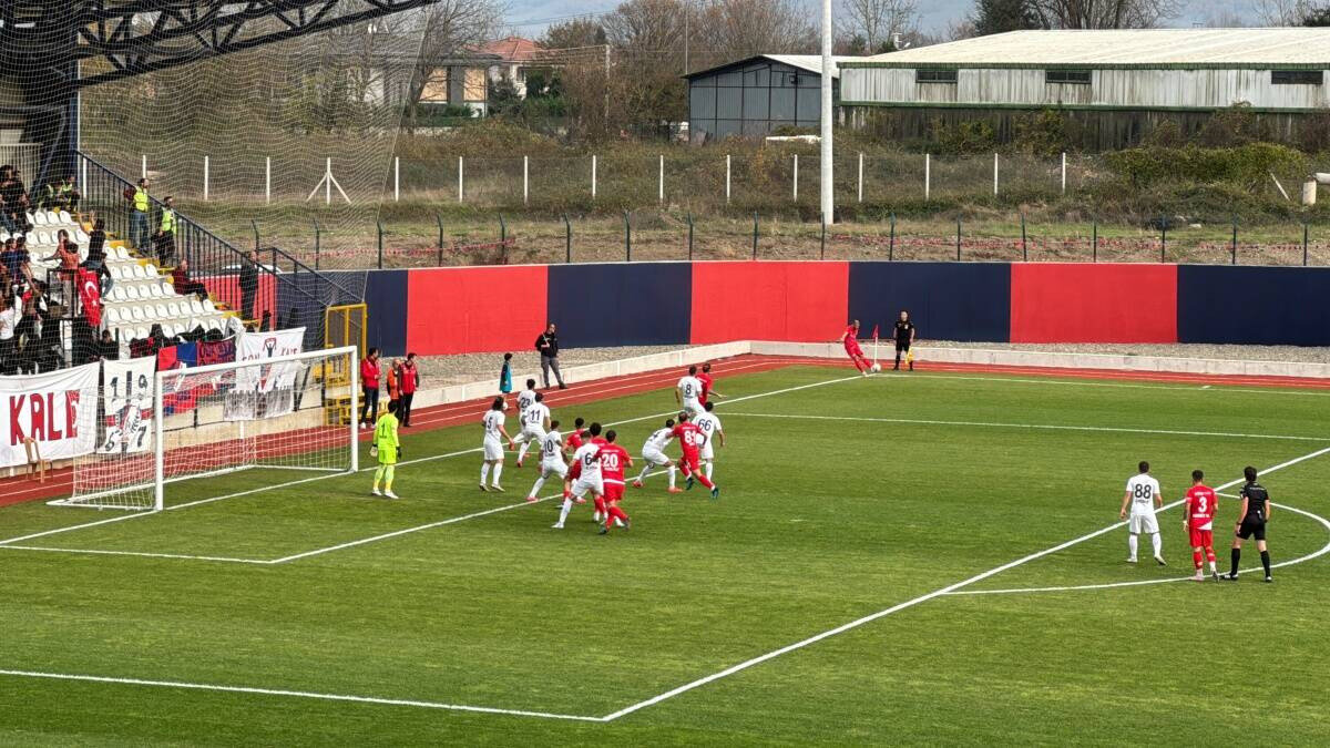 TFF 2. Lig<br><br>15:30 Aliağa FK - Y. Malatyaspor<br><br>16:00 Beyoğlu Yeni Çarşı - Batman Petrol (Bi Kanal)