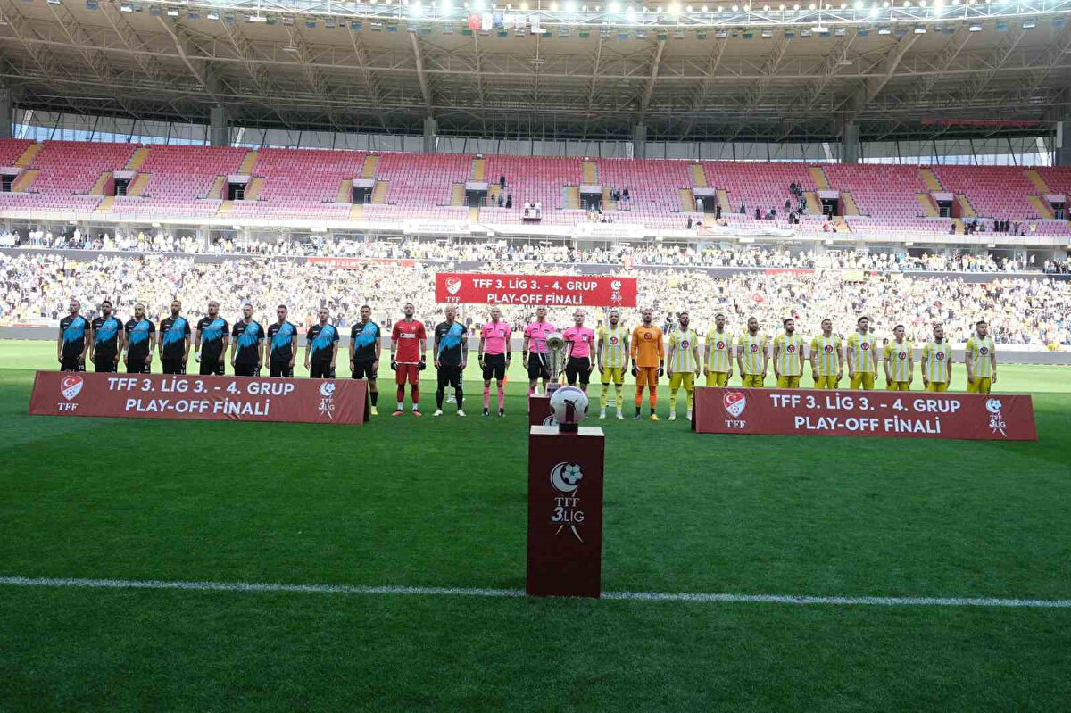 TFF 3. Lig<br><br>13:30 Ağrı 1970 - Diyarbekirspor<br><br>14:00 Kilis Bld. - 12 Bingölspor (Bi Kanal)<br><br>14:00 Artvin Hopa - Pazarspor<br><br>14:00 Bozokspor - Fatsa Bld. (Sıfır TV)<br><br>15:00 Etimesgut Bld. - İnkılap FK<br><br>15:00 Polatlı Bld. - Beykoz İshaklı Spor<br><br>15:00 Kapadokya Spor - Mazıdağı Fosfat<br><br>15:00 Ereğli Bld. - Giresunspor<br><br>15:30 Kestel Çilek Spor - Çorluspor 1947<br><br>16:00 Altay - Sökespor (Sıfır TV)<br><br>19:00 İzmir Çoruhlu FK - Karşıyaka