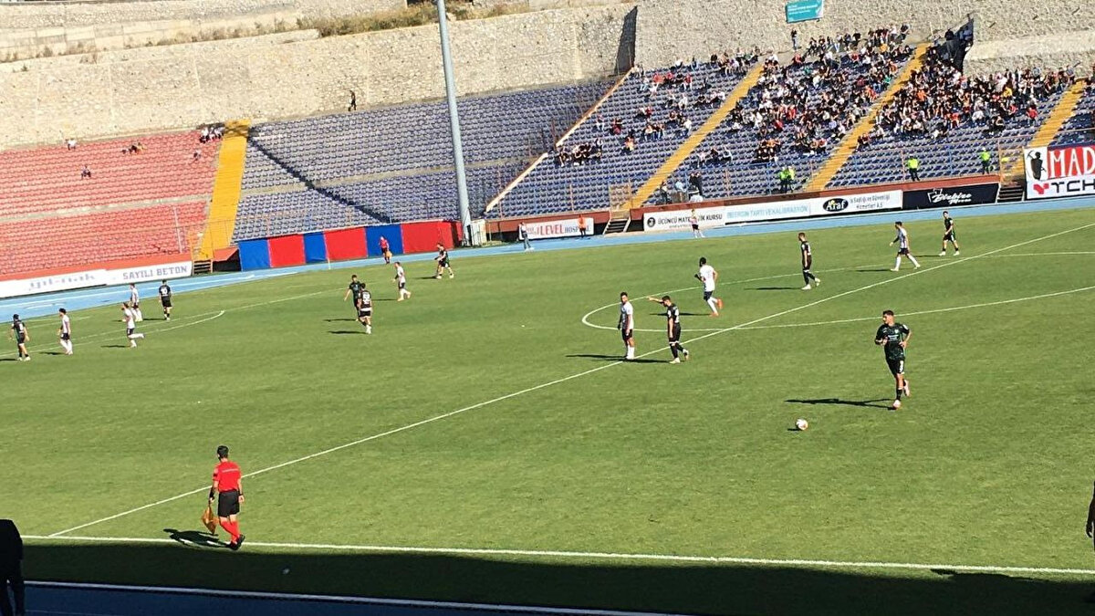 Amasyaspor – Karabük İdmanyurdu maçı ne zaman, saat kaçta?<br><br>Futbolseverlerin merakla beklediği karşılaşma 12 Ekim 2025 Pazar günü saat 14.00’te başlayacak. Maç, Amasya 12 Haziran Stadyumu’nda oynanacak.