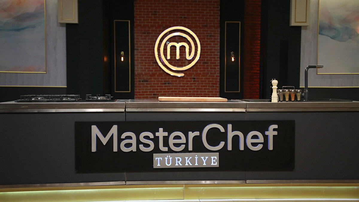 MasterChef Türkiye bu akşam var mı?<br><br>Evet, MasterChef Türkiye bu akşam TV8 ekranlarında izleyiciyle buluşacak. TV8 yayın akışına göre 12 Ekim 2025 Pazar günü saat 20.00’de yeni bölümüyle ekrana gelecek olan MasterChef’te haftanın kaptanlık oyunu oynanacak.