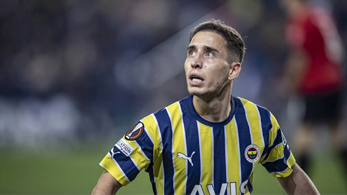 Sergen Yalçın'dan Veto<br><br>Domenico Tedesco'nun göreve gelmesinin ardından çalışmalara başlayacağı önerilen Emre Mor'un isteği Beşiktaş'a gelmekti, ancak teknik direktör Sergen Yalçın bu transferi veto etti.
