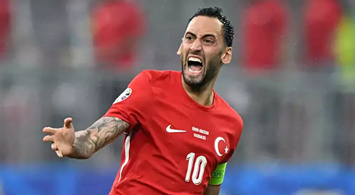 Türkiye benim her zaman tek seçeneğimdi. 3 kez Avrupa Şampiyonası gördüm. Hedef Dünya Kupası. Hepimizin hedefi o." ifadelerini kullandı.