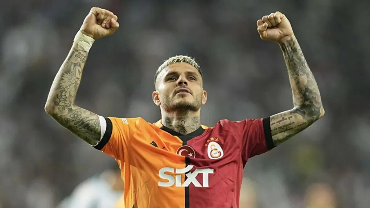 66 gol ve 22 asistlik performansıyla iki şampiyonlukta başrol oynadı.<br>Galatasaray taraftarı, yıldız golcünün takımdan ayrılmamasını istiyor.