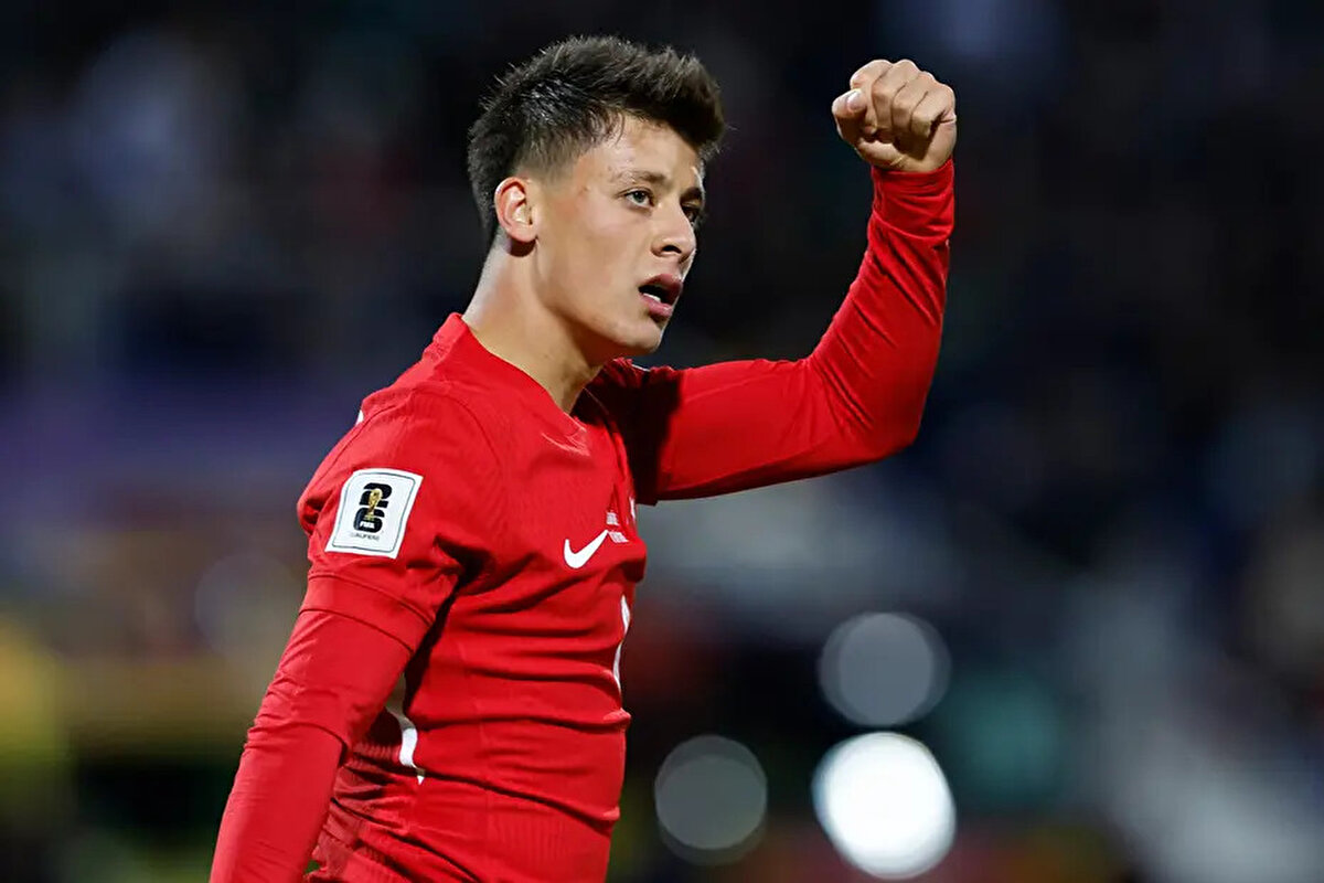 Eurosport: Arda Güler'in liderliğini pekiştirip 1 gol, 2 asistle oynadığı Bulgaristan maçında Türkiye, 6-1 ile çok ihtiyaç duyduğu galibiyeti elde etti. Türkiye, Bulgaristan'ı ezdikten sonra grupta Gürcistan'ı kolayca geçti.<br><br>