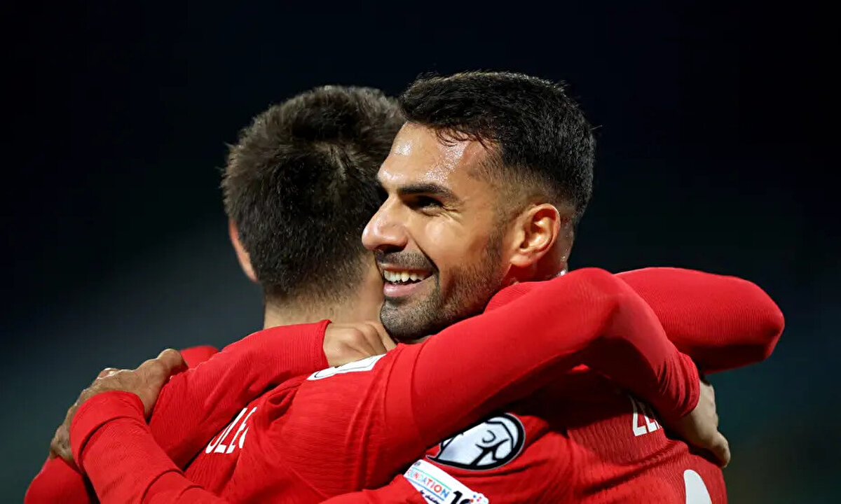 PLOVDIV24: "Yeni teknik direktörün ilk maçında Bulgaristan için utanç verici bir kayıp"<br><br>"Bulgaristan, Dünya Kupası E Grubu'nda Avrupa bölgesinde mücadele eden Türkiye'ye, yeni milli teknik direktörü Alexander Dimitrov'un ilk maçında 1-6'lık skorla kabus gibi bir yenilgi aldı."