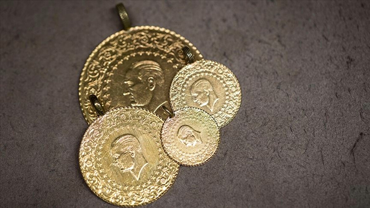 Altında Yükseliş Devam Eder mi?<br><br>Ekonomistlere göre, ABD’deki bütçe görüşmelerinin uzaması ve jeopolitik risklerin yeniden artması durumunda ons altının 4.000 dolar seviyesini test etmesi bekleniyor. Bu da gram altın fiyatlarında yeni rekorlar getirebilir.