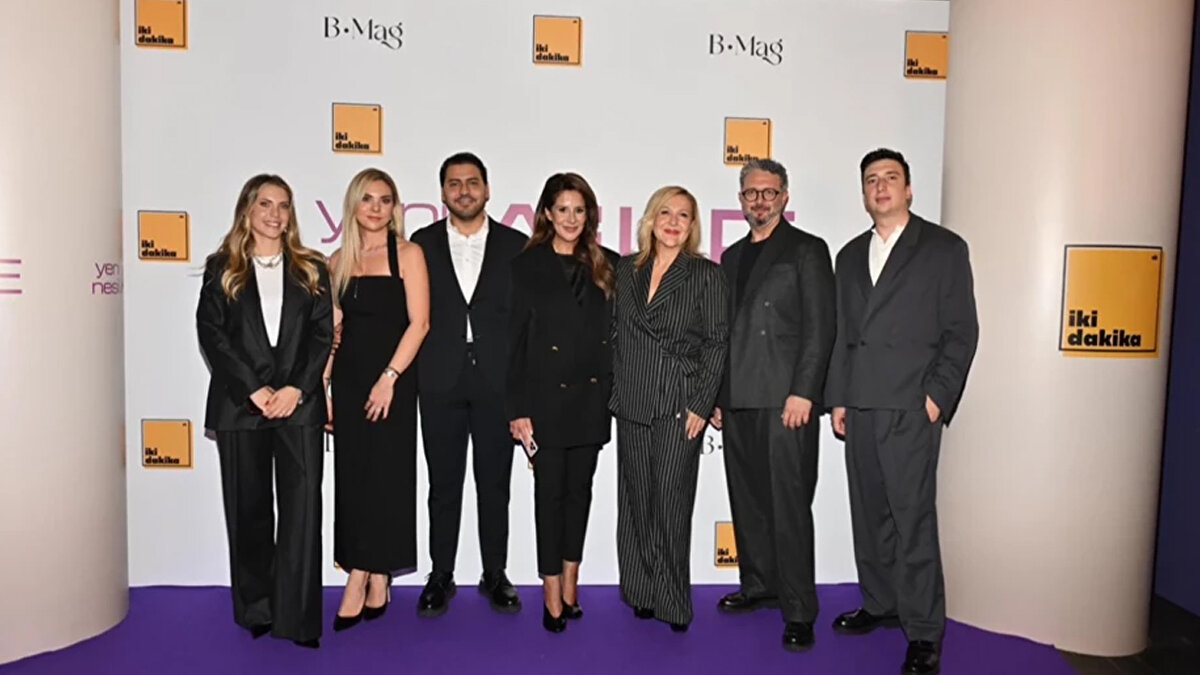 Son dönemin en çok konuşulan yapımlarından biri olan "Yeni Nesil Aile" dizisini izlemek isteyenler, "Yeni Nesil Aile izle" ve "Yeni Nesil Aile bütün bölümler full nereden izlenir?" sorularının yanıtını arıyor. Eda Ece, Sumru Yavrucuk ve İbrahim Selim gibi güçlü isimleri bir araya getiren dizinin 1, 2, 3, 4, 5 ve 6. bölümleri de dahil olmak üzere tüm bölümlerine nasıl ulaşılacağı merak konusu oldu. İşte dizinin yayınlandığı platform ve izleme yollarına dair tüm detaylar.