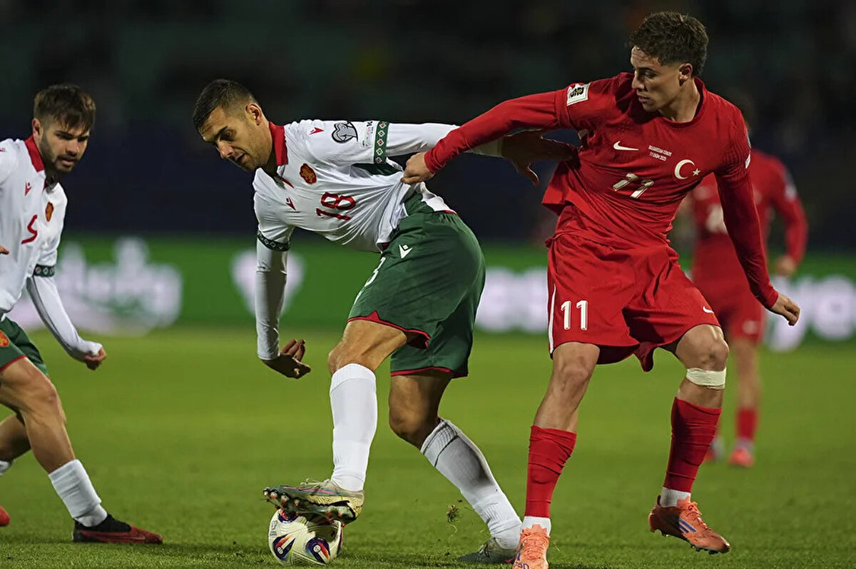 Goal İtalya: "Juventus'un yıldızı beş dakikada iki gol attı"<br><br>"Juventus'un 10 numarası için yıldız bir gece: İki hızlı golüyle milli takım formasıyla ilk defa iki kez fileleri havalandırdı. Türkiye , Bulgaristan sahasında müthiş bir performans sergileyerek 6-1'lik galibiyete imza attı. Kenan Yıldız ise muhteşem bir performans sergiledi. Juventus'un 10 numarası, Sofya'daki Vasil Levski Ulusal Stadyumu'nda oynanan karşılaşmanın tartışmasız yıldızıydı. 2005 doğumlu Bianconero'nun önderliğindeki Vincenzo Montella'nın ekibi, oldukça baskın bir performans sergiledi."