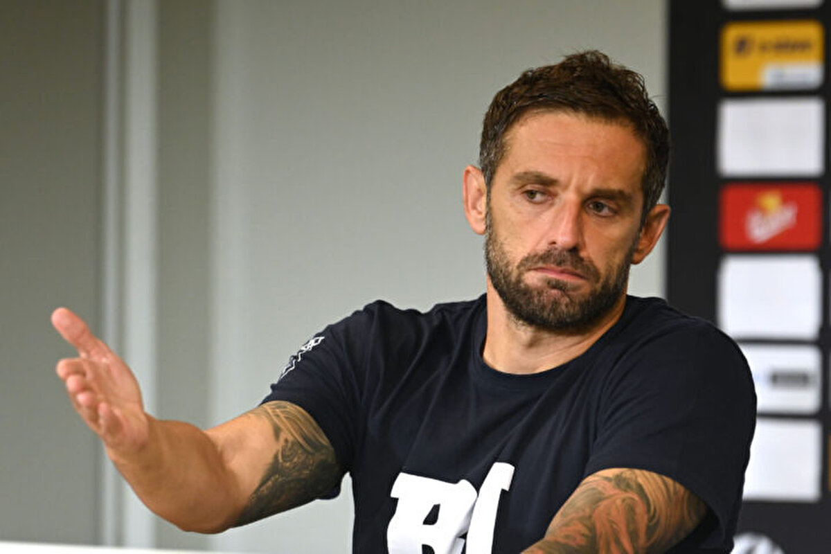 Futbolu bıraktıktan sonra teknik direktörlüğe adım atan Djalovic, kısa sürede farklı ülkelerde görev aldı.<br>HNK Rijeka ve NK Maribor gibi kulüplerde teknik direktörlük yaptı.