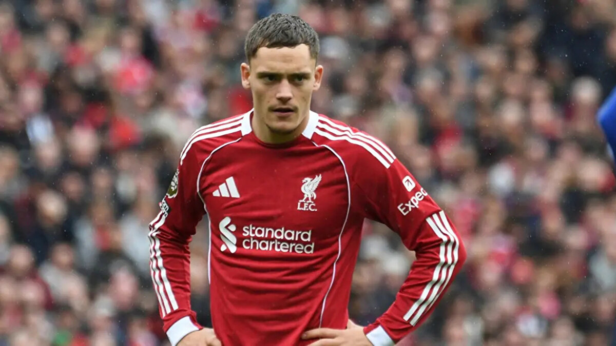 “Ödenen bonservisin yüksek olması Florian’ın suçu değil. Yine de insanların ondan çok şey beklemesi anlaşılabilir bir durum. Onun olağanüstü kalitesini görmeyen, futboldan pek anlamıyor demektir. Bunu şimdiden bir transfer fiyaskosu olarak adlandırmak tamamen abartılı."<br><br>