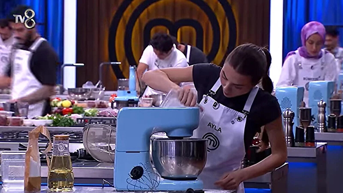 MasterChef 12 Ekim 2025 yeni takımlar<br><br>Yeni haftada takımların oluşumu da büyük bir heyecanla takip edildi. Furkan ve Murat Can, kendi takımlarını oluştururken güçlü buldukları yarışmacıları seçti. İşte 12 Ekim 2025 tarihli MasterChef Türkiye son bölümünde kurulan yeni takımlar: