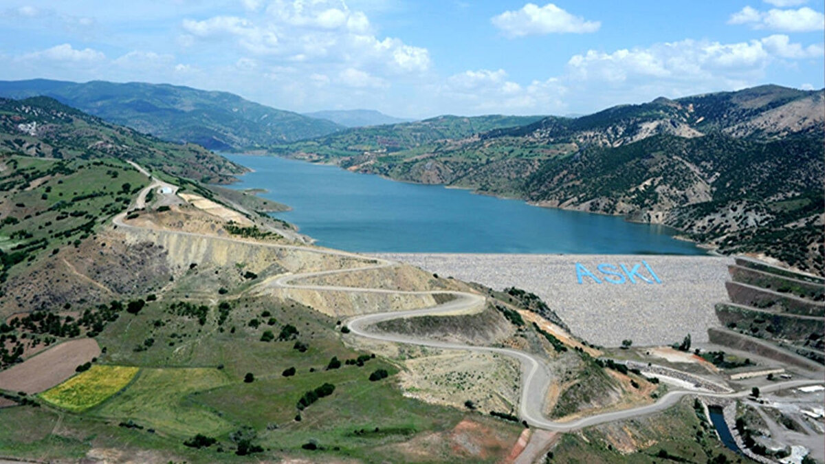 Uzmanlar, Ankara’da yağışların beklenen düzeyde olmaması halinde önümüzdeki aylarda su sıkıntısının daha da derinleşebileceği uyarısında bulunuyor.