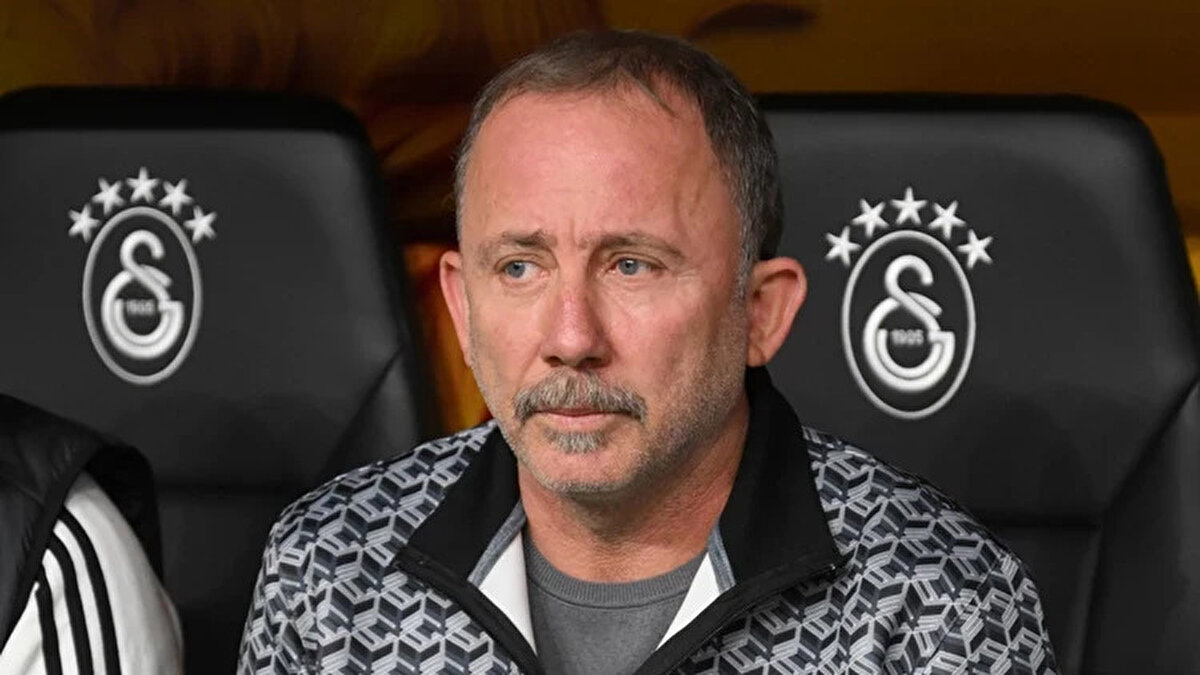 Türkiye gazetesinde yer alan habere göre; Jurasek ve Rıdvan'ın istediği tarzda sol bek olmadığını yönetime belirten Sergen Yalçın, iki oyuncudan birisinin devre arasında gönderilmesini tavsiye etti.<br><br>