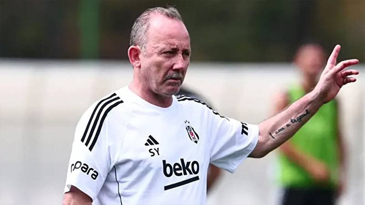 Haber detayında, 52 yaşındaki teknik adamın istediği sol bek tipini "Arthur Masuaku tarzında olsun" sözleriyle tarif ettiği belirtildi.<br><br>