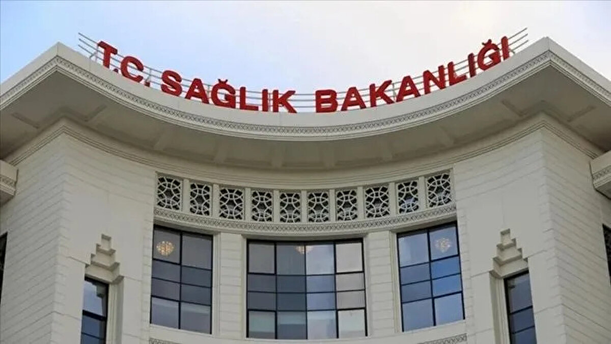 Sağlık Bakanlığı'nın KPSS 20255 kapsamında gerçekleştireceği 15.247 sözleşmeli personel alımı için tercih süreci tamamlandı. 6 Ekim 2025'te sona eren başvuruların ardından, binlerce sağlık personeli adayı büyük bir heyecanla "Sağlık Bakanlığı personel alımı sonuçları açıklandı mı?" sorusuna yanıt arıyor. Sonuçlar ÖSYM'den gelen resmi duyuru ile açıklandı. 29 Eylül - 6 Ekim 2025 tarihleri arasında başvuruları alınan Sağlık Bakanlığı merkez ve taşra teşkilatı sözleşmeli personel pozisyonları için değerlendirme süreci başladı. Tercihlerini yapan adaylar, yerleştirme sonuçlarının nasıl sorgulanacağını merak ediyor. İşte, KPSS 20255 tercih sonuçlarına dair tüm detaylar ve son durum...