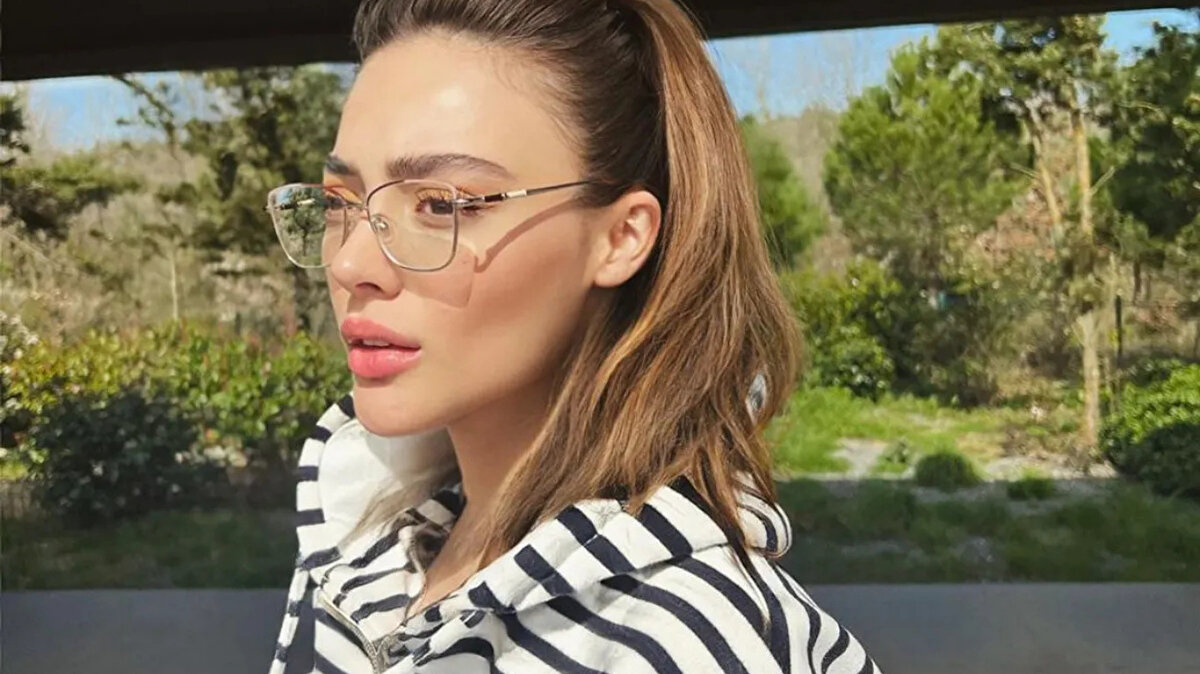 Rabia Soytürk Nereli?<br><br>Başarılı oyuncu Trabzon kökenli bir aileden gelmektedir.<br>Ancak doğma büyüme İstanbulludur.<br>Kültürel çeşitliliği ve Anadolu köklerini oyunculuğuna yansıttığını birçok röportajında dile getirmiştir.