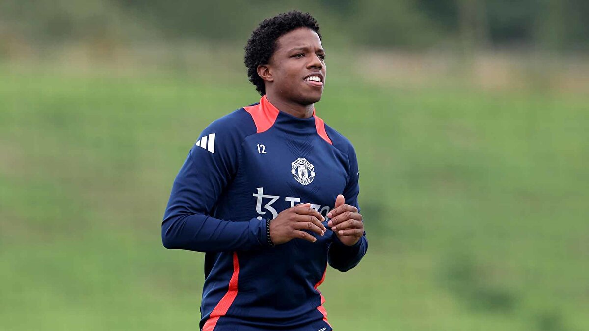 Sarı-kırmızılı yönetimin, İngiliz ekibinde kadro dışı kalan Malacia için harekete geçeceği ifade edildi. 