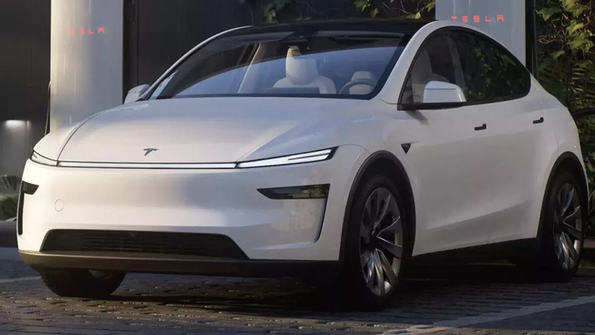 Zirvenin Sürpriz Ortağı: Tesla Model Y<br><br>Listenin asıl dikkat çeken ismi ise ikinci sırada yer aldı. Tamamen elektrikli bir model olan Tesla Model Y, 27.420 adetlik satış rakamıyla zirvenin en yakın takipçisi oldu. Bu başarı, Türkiye'de elektrikli otomobillere olan ilginin ne denli arttığını kanıtlar nitelikte. Üçüncü sırada ise 26.933 adetle Renault Megane Sedan yer aldı.