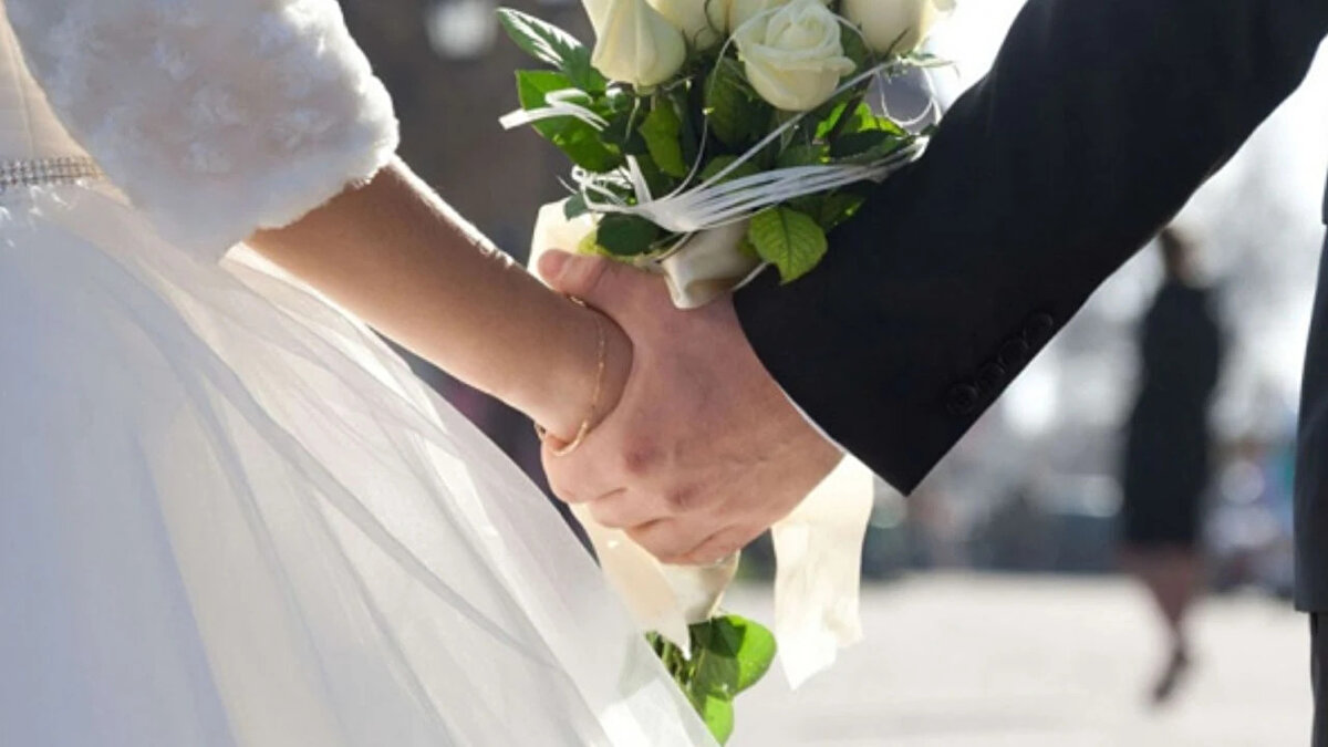 Olayın hangi şehirde yaşandığı ya da damadın bu sözleşmeyi gerçekten imzalayıp imzalamadığı ise netlik kazanmazken, belge düğün öncesi aileler arası esprili bir anlaşma olarak değerlendiriliyor.