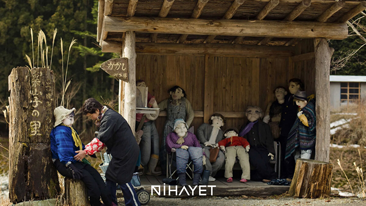 Nagoro Köyü, Japonya<br><br>Köy nüfusu neredeyse tamamen öldü, yerlerine köy halkının birebir boyutlarda yaptığı bez bebekler kondu