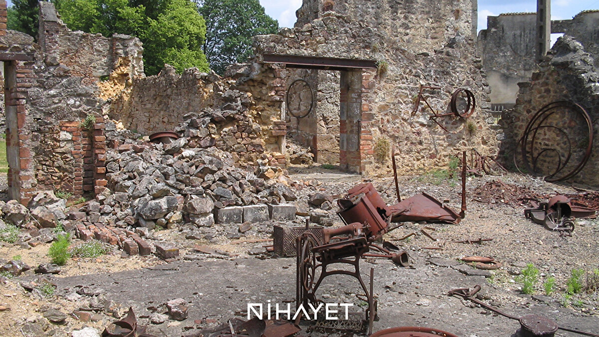 Oradour-sur-Glane, Fransa<br><br>II. Dünya Savaşı’nda Naziler tarafından yakılıp yok edilen köy, bir daha inşa edilmedi