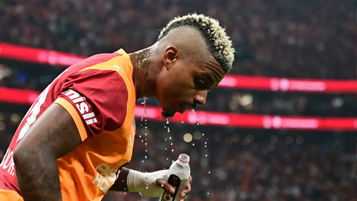 Ön plana çıkan bir diğer isimde Mario Lemina oldu. Beşiktaş derbisinde Davinson'un 34. dakikada oyundan atılmasından sonra stopere geçen Gabonlu oyuncu performansıyla dikkat çekmişti.<br><br>