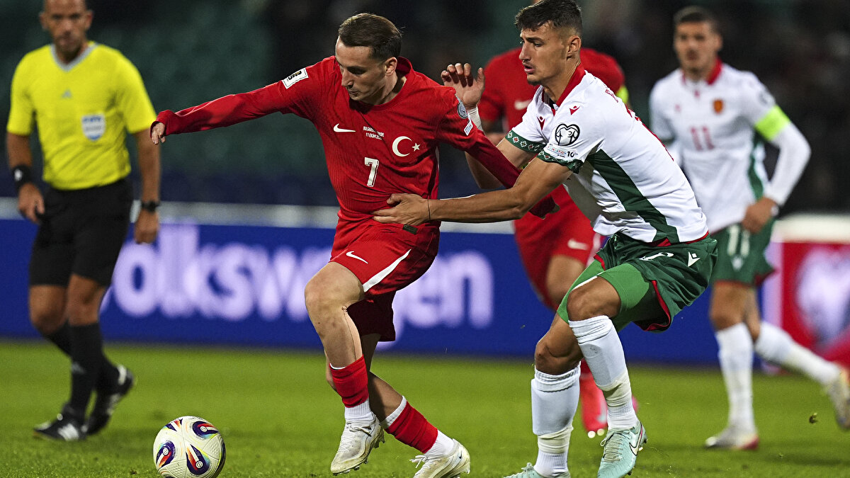 A MİLLİ TAKIM PUAN DURUMU<br><br>1- İspanya 12<br><br>2- Türkiye 9<br><br>3- Gürcistan 3<br><br>4- Bulgaristan 0<br><br>MİLLİ TAKIM MAÇ TAKVİMİ<br><br>15 KASIM<br><br>20:00 Türkiye - Bulgaristan<br><br>18 KASIM<br><br>22:45 İspanya - Türkiye