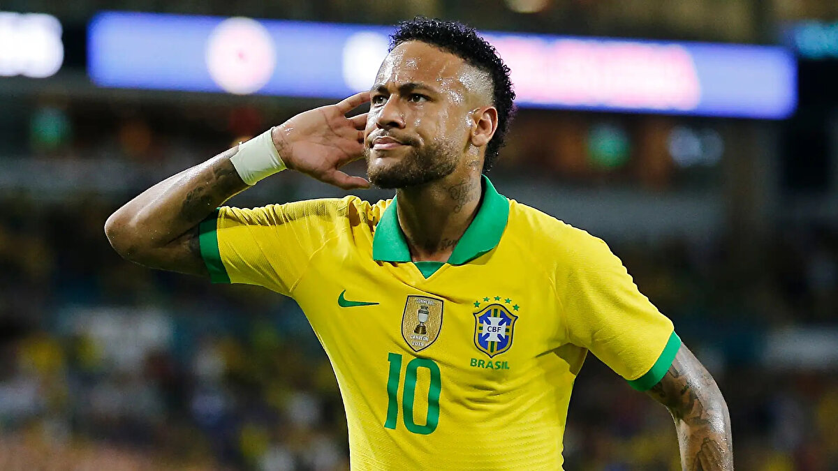 NEYMAR MİLLİ TAKIM'DA YENİDEN PARLAMAK İSTİYOR<br><br>Neymar’ın önceliği ise net: formunu geri kazanmak ve Ancelotti yönetimindeki Brezilya Milli Takımı’yla 2026 Dünya Kupası’na katılmak. Sakatlıklarını geride bırakıp yeniden Avrupa sahnesinde parlamak istiyor.<br>