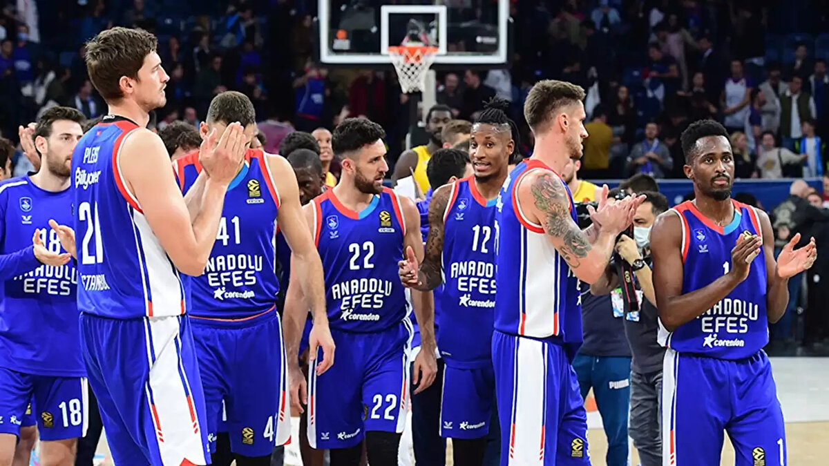  Avrupa arenasında 879. karşılaşmasına çıkacak olan Anadolu Efes, bu maçların 495'ini kazandı. Olympiakos ile 55 kez Avrupa kupalarında eşleşen temsilcimiz, 27 galibiyet ve 28 mağlubiyet elde etti. Peki, Anadolu Efes EuroLeague maçı ne zaman, saat kaçta, hangi kanalda?