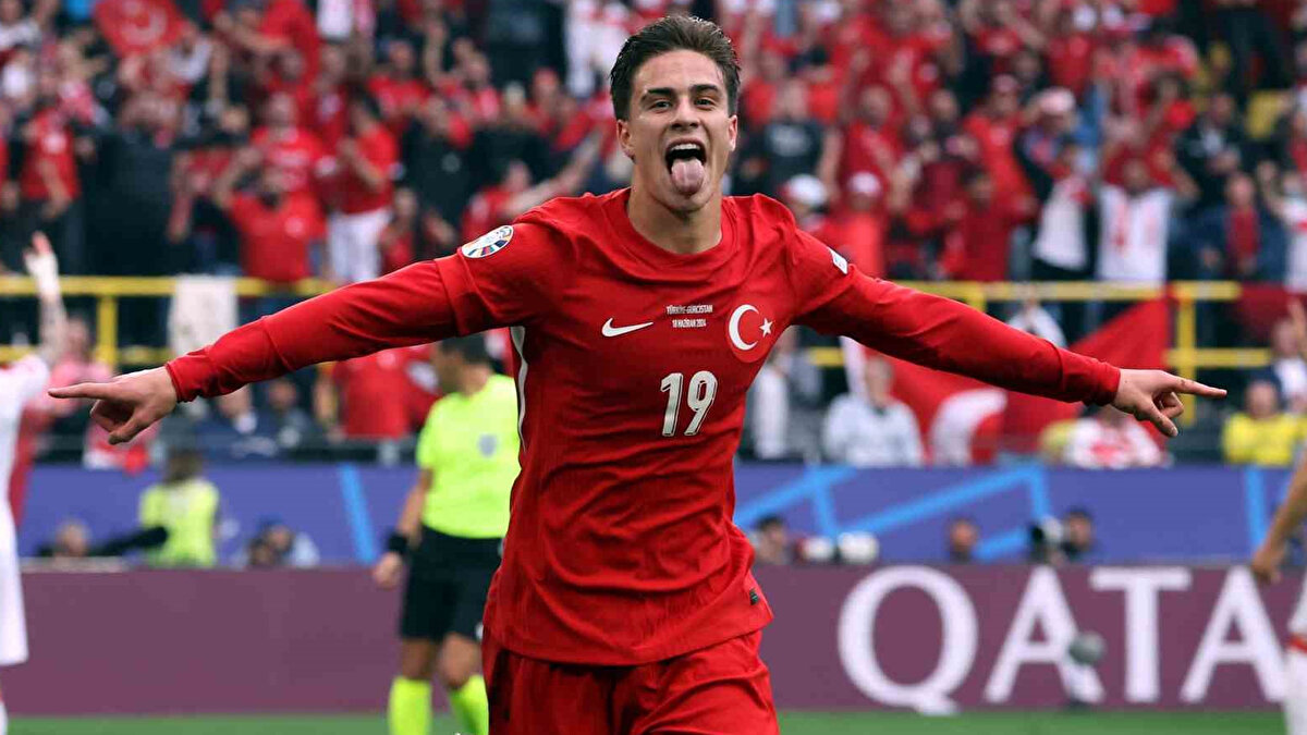 Kenan’ın, sözleşmesini yenilemeyen Vinicius Junior’un alternatifi olarak düşünülmesi de bu ilgiyi stratejik bir seviyeye taşıyor.<br><br>